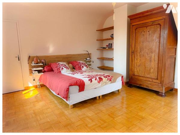 Maison d’architecte avec vue imprenable sur le golf – Calme, volumes et élégance