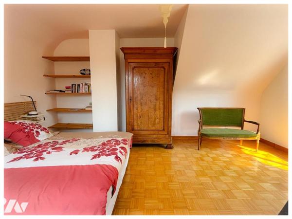 Maison d’architecte avec vue imprenable sur le golf – Calme, volumes et élégance