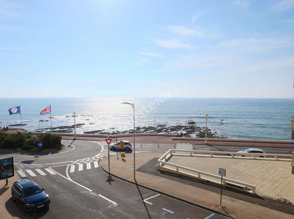 Appartement Les Sables D'Olonne 2 pièces 36 m2 loggia 50 mètres de la mer