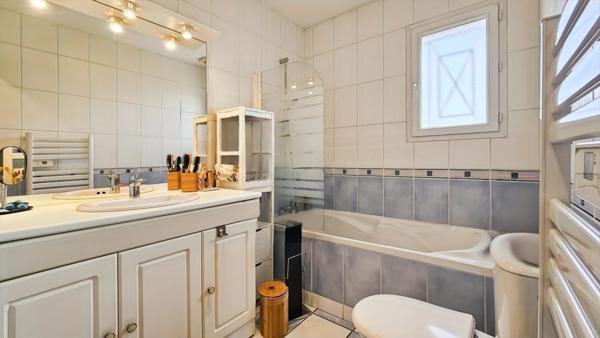 Maison à vendre 5 pièces, 4 chambres avec jardin et garage à LALOUBERE (65)