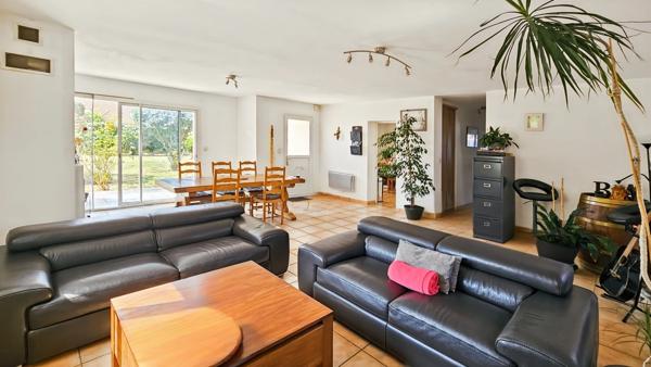 Maison à vendre 5 pièces, 4 chambres avec jardin et garage à LALOUBERE (65)