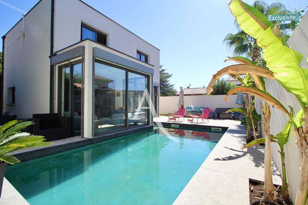 RARE SUR PEROLS - BELLE MAISON 4 FACES EN R+1 - 5 PIÈCES - 105 M2 - 3 CHB - PISCINE - JARDIN 335 M2 ENVIRON LOCATION MEUBLÉE A L'ANNÉE