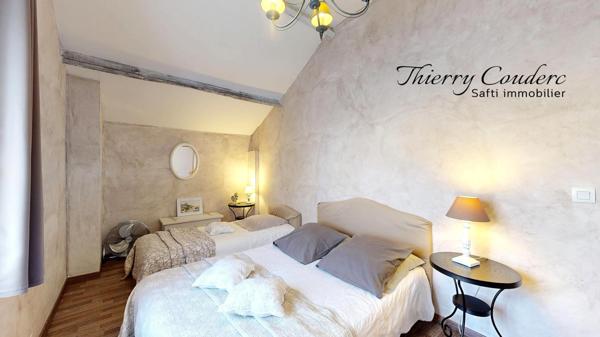 Corps de ferme restauré avec piscine et terrain de 38826 m².