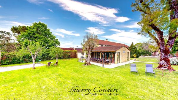 Corps de ferme restauré avec piscine et terrain de 38826 m².