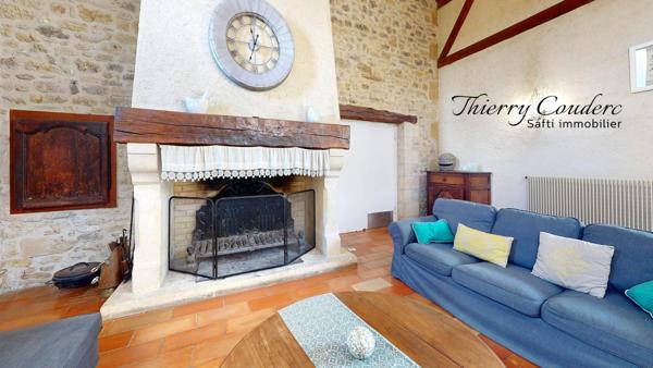 Corps de ferme restauré avec piscine et terrain de 38826 m².