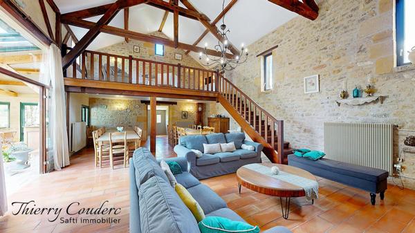 Corps de ferme restauré avec piscine et terrain de 38826 m².