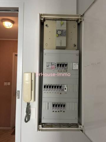 Appartement à louer 4 pièces de 84 m²