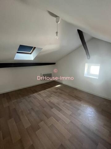 Appartement à louer 4 pièces de 84 m²
