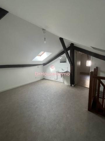 Appartement à louer 4 pièces de 84 m²