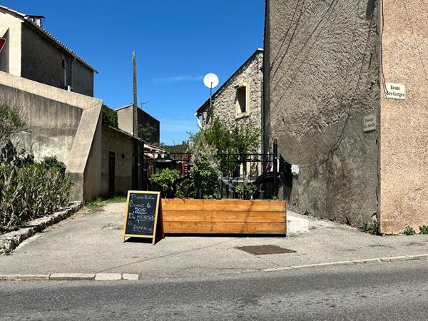 FOND DE COMMERCE RESTAURATION PIZZERIA AVEC TERRASSE RESERVE ET APPARTEMENT