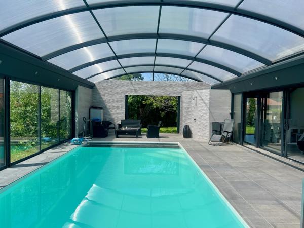 Maison
         7 pièces
        - 247 m² 420 000 € *