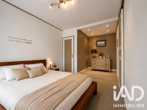 Maison à vendre 10 pièces 176,2 m² Saint-Privat-des-Vieux