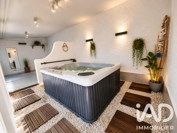 Maison à vendre 10 pièces 176,2 m² Saint-Privat-des-Vieux