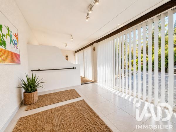 Maison à vendre 10 pièces 176,2 m² Saint-Privat-des-Vieux