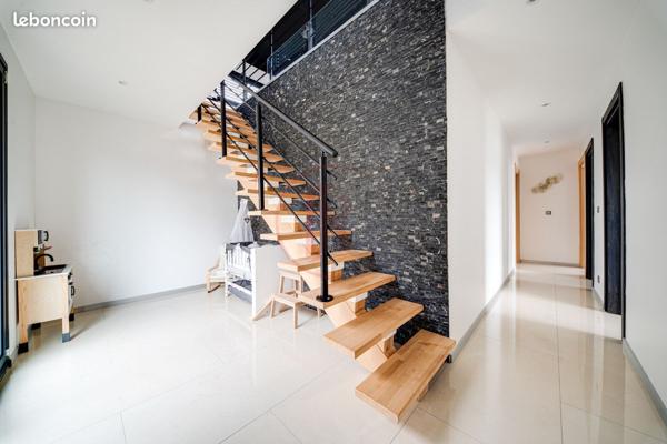 Maison
         4 pièces
        - 150 m² 595 000 € *