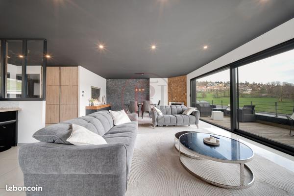 Maison
         4 pièces
        - 150 m² 595 000 € *