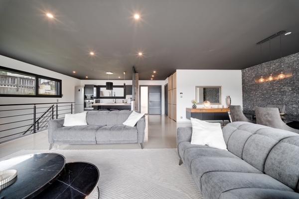 Maison
         4 pièces
        - 150 m² 595 000 € *