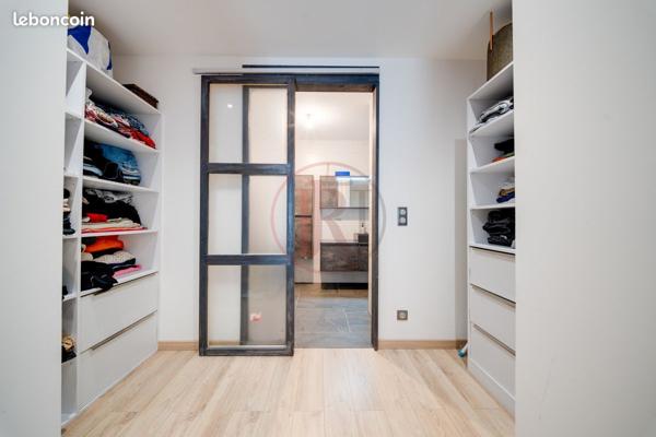 Maison
         4 pièces
        - 150 m² 595 000 € *