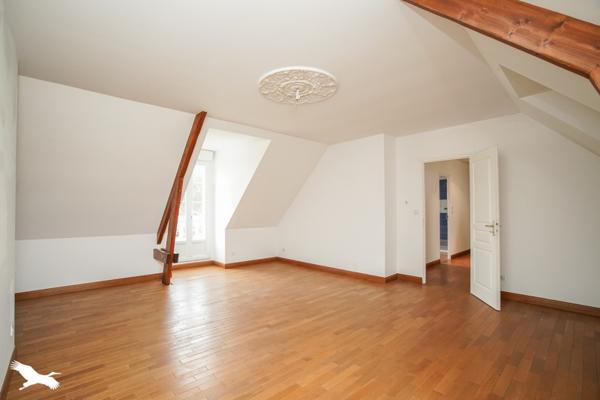 Maison à vendre 554 900 € La Riche 5 p 244 m² DPE C