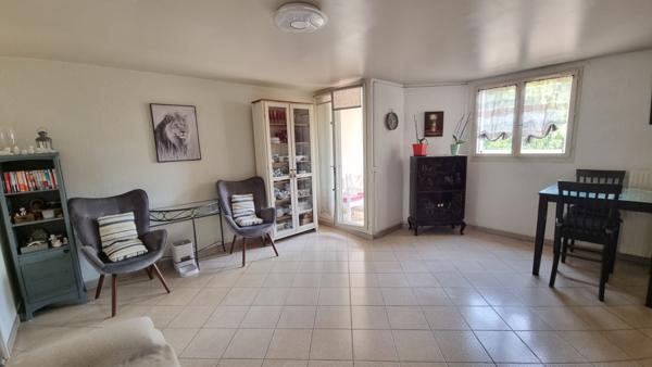 Appartement 3 pièces à vendre à Torcy, avec terrasse proche rerA