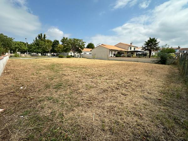 Terrain à batir / Centre ville Saujon