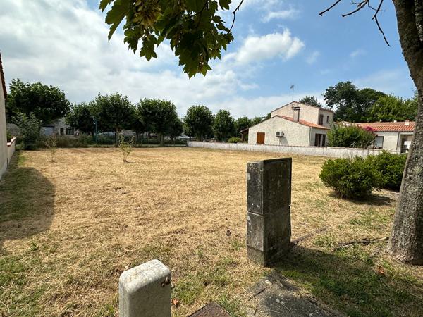 Terrain à batir / Centre ville Saujon