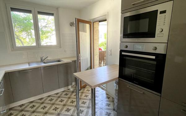 Appartement à louer    2 pièces • 84 m2 Montpellier
