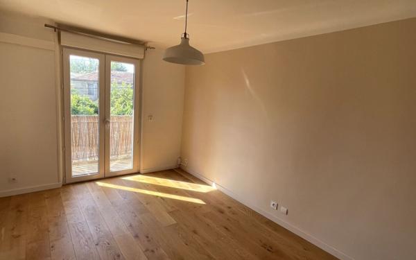 Appartement à louer    2 pièces • 84 m2 Montpellier