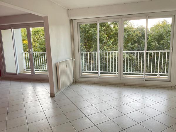 Appartement Val de Chézine 3 pièces balcon et parking,  
Saint herblain 44800