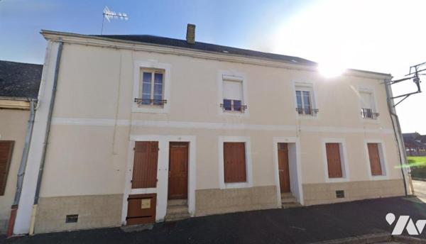 DEUX MAISONS mitoyennes avec cour et grandes dépendances au cœur de BALLON ST MARS