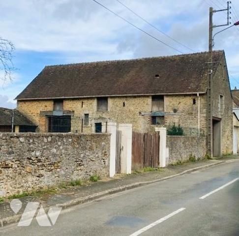  DEUX MAISONS mitoyennes avec cour et grandes dépendances au cœur de BALLON ST MARS