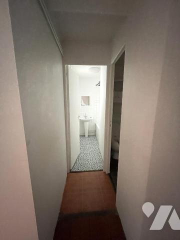  DEUX MAISONS mitoyennes avec cour et grandes dépendances au cœur de BALLON ST MARS