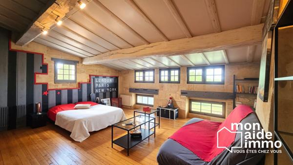 Magnifique demeure en pierre avec dépendance