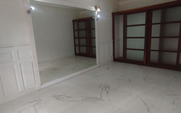 Appartement à louer    3 pièces • 86 m2 Saint-Denis