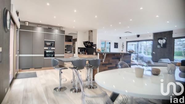 Maison à vendre 6 pièces 280 m² Saint-Cyr-sur-Loire