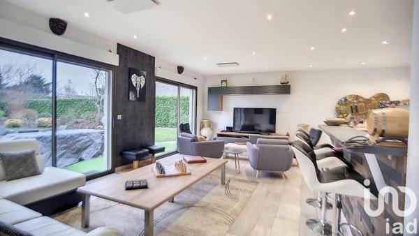 Maison à vendre 6 pièces 280 m² Saint-Cyr-sur-Loire