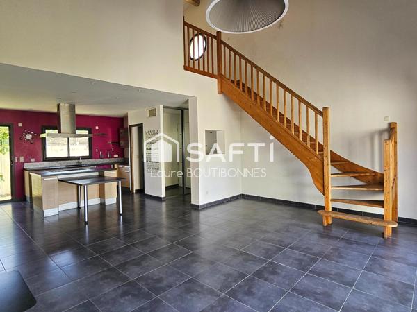Maison familiale de 162 m² avec suite parentale, double garage et jardin