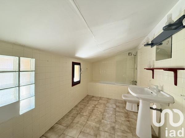 Immeuble à vendre 120 m² Le Chaffaut-Saint-Jurson