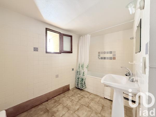 Immeuble à vendre 120 m² Le Chaffaut-Saint-Jurson