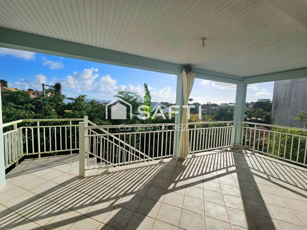 Maison familiale en impasse avec logement indépendant, offrant calme, volumes et fort potentiel d’aménagement ou de rendement locatif.