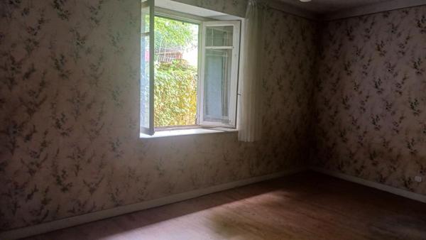 Maison en pierre composé de 2 logements avec dépendances