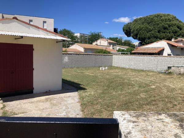 Terrain
        
        - 335 m² 129 000 € *
