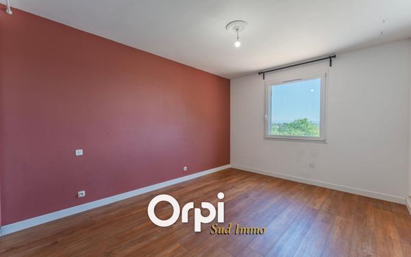 Maison à vendre    5 pièces •  Rochemaure
