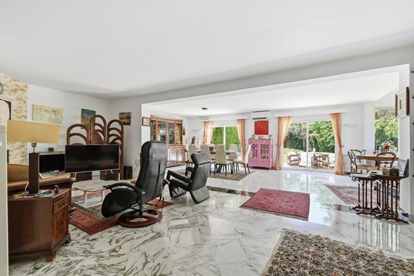 Maison Saint Germain En Laye 8 pièce(s) 183 m2 1 248 000 € **  - Référence  18483