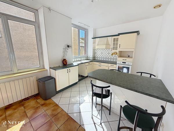 MAISON DE VILLE A BELLEVUE 92 m² + sous sol et garage