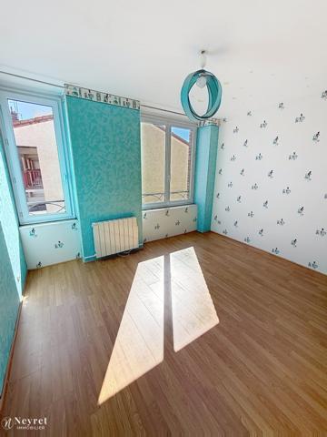 MAISON DE VILLE A BELLEVUE 92 m² + sous sol et garage