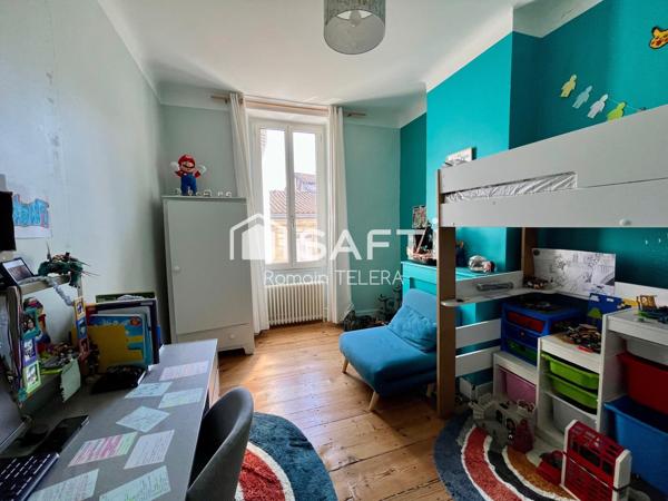 Gare, proche Sacré-Cœur : maison de 160 m² avec 4 chambres, une terrasse de 40 m² et une cave
