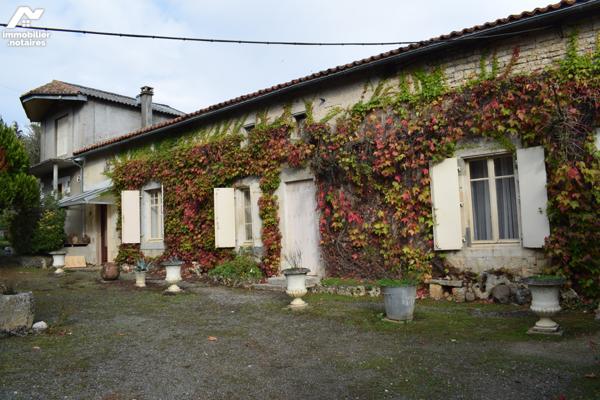 Maison avec dépendances et atelier situés à VILLIERS LE ROUX Terrain de 3500m2