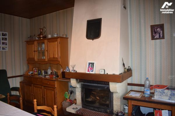 Maison avec dépendances et atelier situés à VILLIERS LE ROUX Terrain de 3500m2