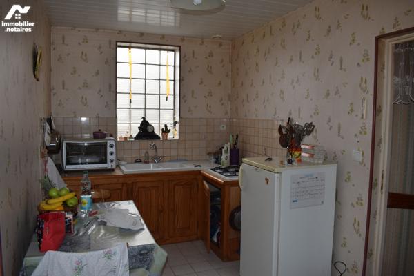 Maison avec dépendances et atelier situés à VILLIERS LE ROUX Terrain de 3500m2